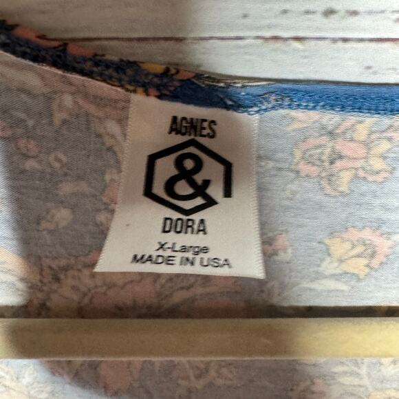 Agnes & Dora Floral Short Sleeve Blouse Soft XL - Picture 2 of 3